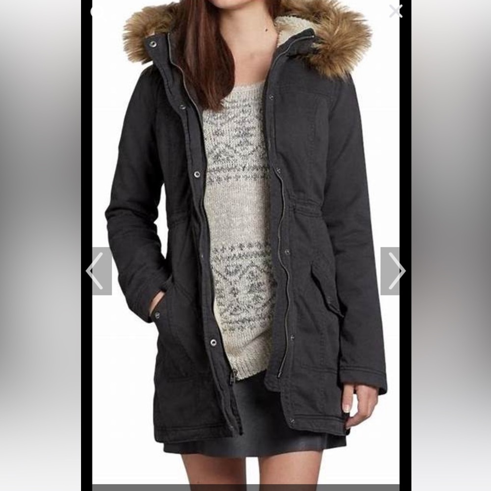 Hollister Sherpa lined gray cozy parka size medium